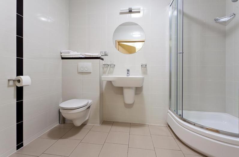 Restauracja 32 Motel Грыфице Экстерьер фото